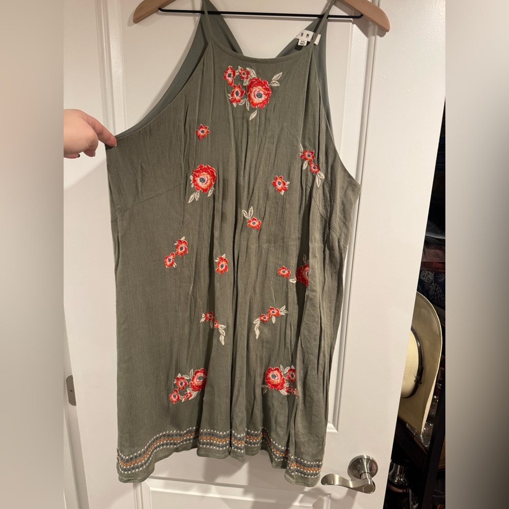 High neck embroidered dress
